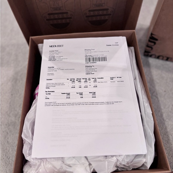 Women’s Moon Boots Vibrant Pink Winter Boots - Picture 8 of 10